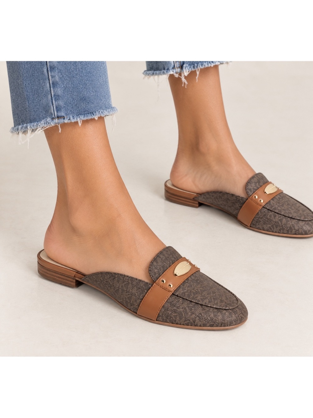 Michael Kors logo plate flat mules